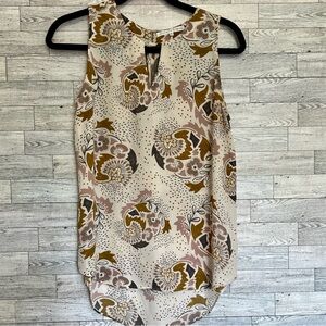 Violet & Claire Sleeveless High/Low Top‎ /Heyhole Front- Size Medium
